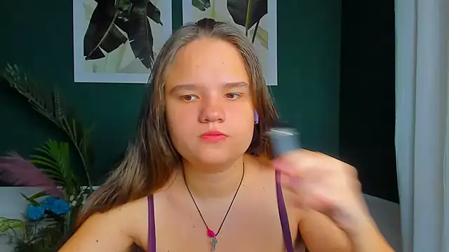 AdeleCruz online show from 04-12-26, 09:12