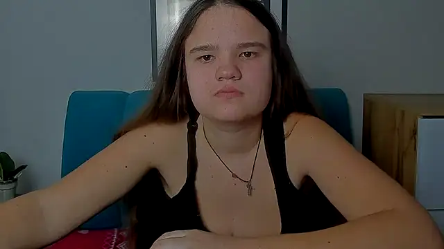 Snapshot of AdeleCruz chatting on 02-22-26, 01:02 AdeleCruz online show from 02-22-26, 01:02