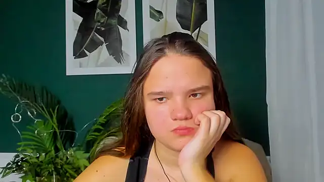 Snapshot of AdeleCruz chatting on 02-21-26, 01:13 AdeleCruz online show from 02-21-26, 01:13