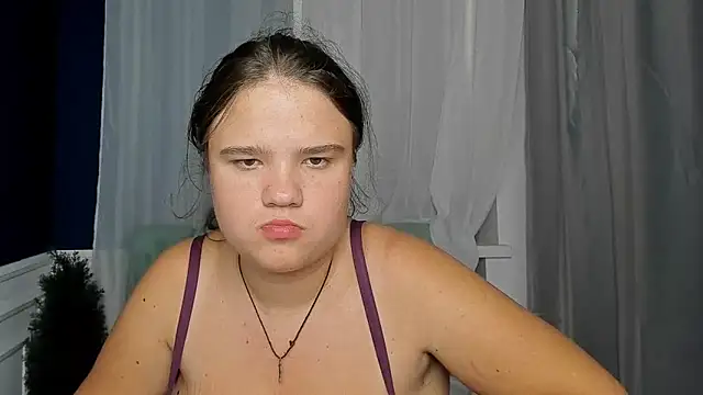 AdeleCruz online show from 09-19-25, 12:31