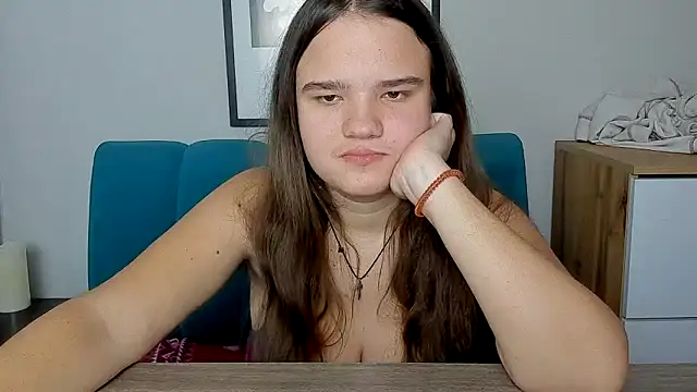 AdeleCruz online show from 12-17-25, 01:05