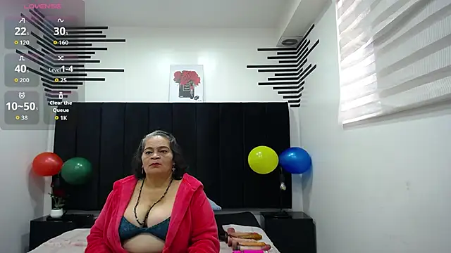 Snapshot of VickyBoobss chatting on 10-12-25, 01:01 VickyBoobss online show from 10-12-25, 01:01