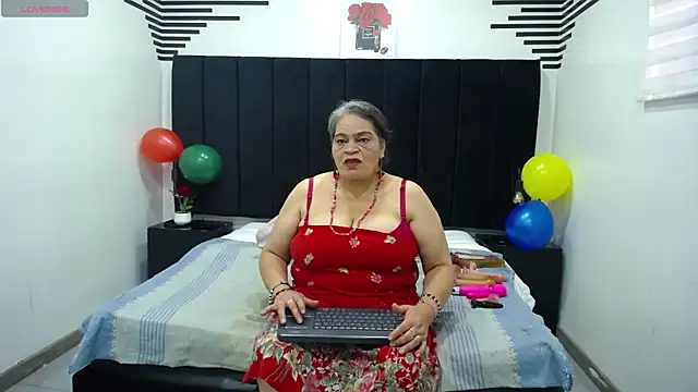 Snapshot of VickyBoobss chatting on 10-15-25, 12:46 VickyBoobss online show from 10-15-25, 12:46