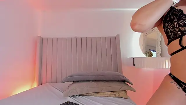 Karla Hudsson online show from 04-21-26, 12:34