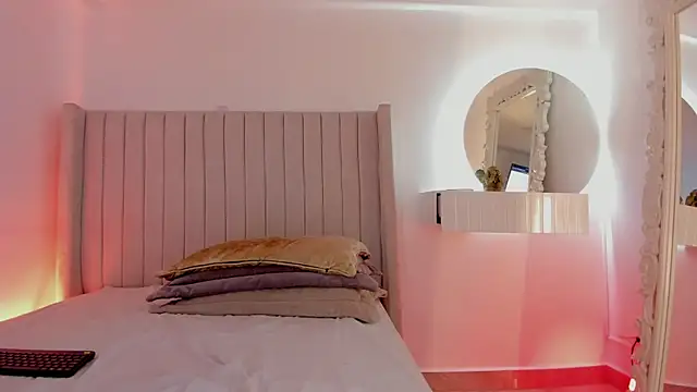 Karla Hudsson online show from 04-07-26, 01:02