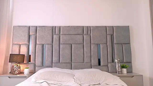 Karla Hudsson online show from 11-06-25, 01:26