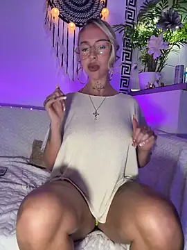 Snapshot of CheekyChels chatting on 01-17-26, 09:29 CheekyChels online show from 01-17-26, 09:29