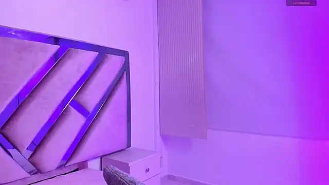 Snapshot of kathy_bakerr chatting on 05-27-26, 01:07 kathy bakerr online show from 05-27-26, 01:07