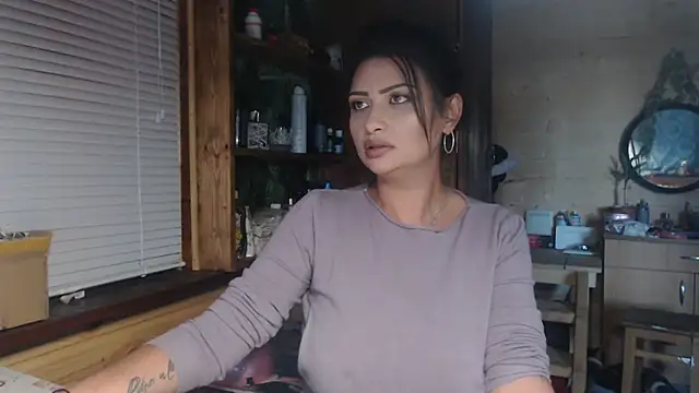 rosse26830 online show from 09-23-25, 03:41