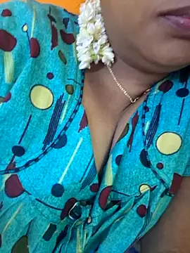 Snapshot of kanikasree chatting on 09-12-25, 07:52 kanikasree online show from 09-12-25, 07:52