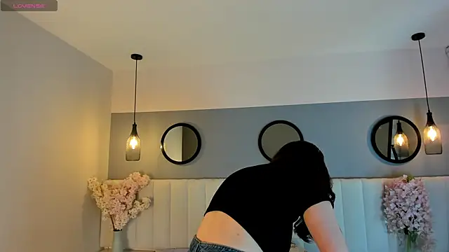 chelsea bolton  online show from 03-05-26, 12:35