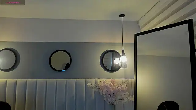 chelsea bolton  online show from 03-31-26, 12:07