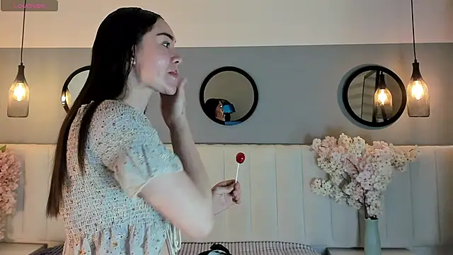 chelsea bolton  online show from 03-12-26, 12:53