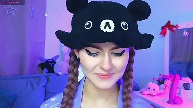 Snapshot of Emily__Mooree chatting on 02-03-25, 04:46 Emily Mooree online show from 02-03-25, 04:46