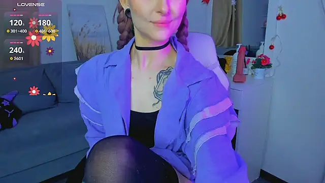 Snapshot of Emily__Mooree chatting on 01-16-25, 07:17 Emily Mooree online show from 01-16-25, 07:17