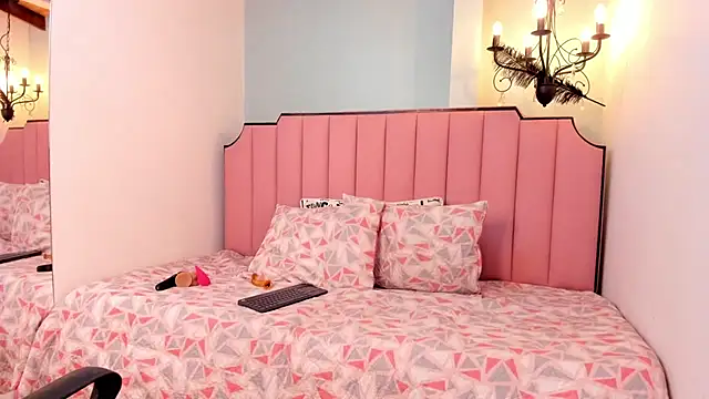 KarenSims online show from 12-05-25, 09:41