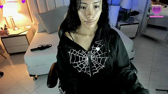 Snapshot of vaiolethsan__ chatting on 05-14-26, 01:08 vaiolethsan online show from 05-14-26, 01:08