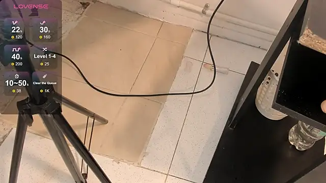 Thifany Hampton  online show from 01-25-25, 01:32