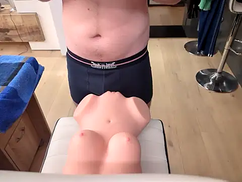 Snapshot of MacPlesure chatting on 01-15-25, 05:37 MacPlesure online show from 01-15-25, 05:37