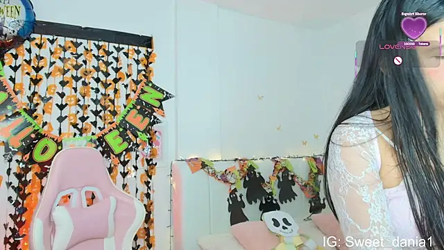 sweet dania  online show from 10-20-25, 06:59