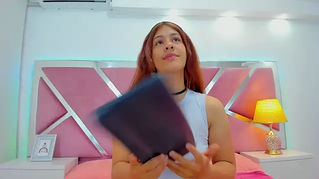 MiaQueen021 online show from 11-19-25, 01:00