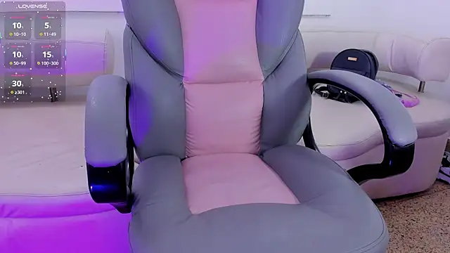 Snapshot of Valentina_slim chatting on 03-16-25, 12:45 Valentina slim online show from 03-16-25, 12:45