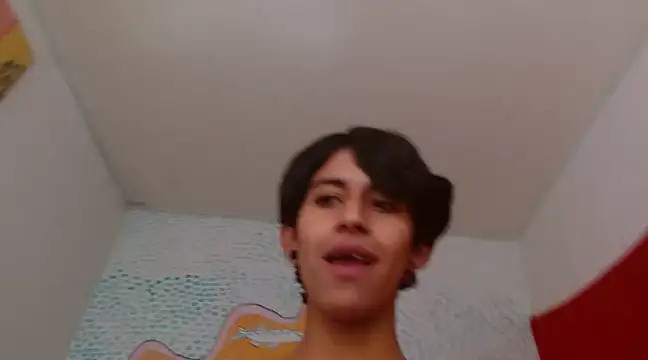 Snapshot of boysLittle chatting on 03-08-25, 03:35 boysLittle online show from 03-08-25, 03:35