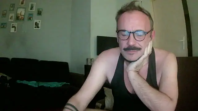 Snapshot of GaySexxPL chatting on 09-11-25, 08:53 GaySexxPL online show from 09-11-25, 08:53