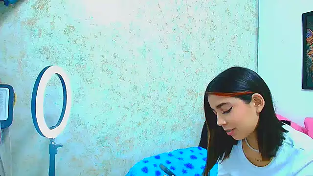 Rousse violett online show from 03-10-25, 08:12