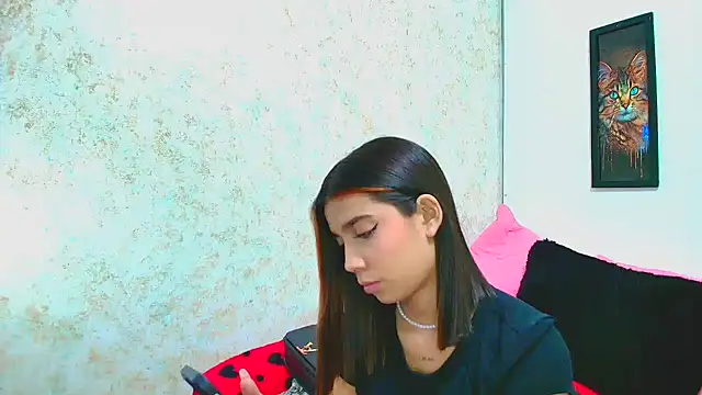 Rousse violett online show from 03-11-25, 11:15