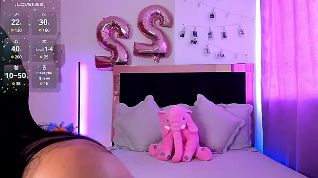 Snapshot of Carorosse chatting on 02-14-25, 07:23 Carorosse online show from 02-14-25, 07:23