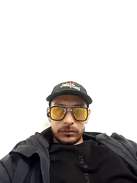 Snapshot of tony-camargo chatting on 01-10-25, 04:12 tony-camargo online show from 01-10-25, 04:12