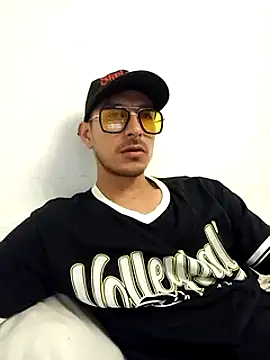 Snapshot of tony-camargo chatting on 01-20-25, 09:22 tony-camargo online show from 01-20-25, 09:22