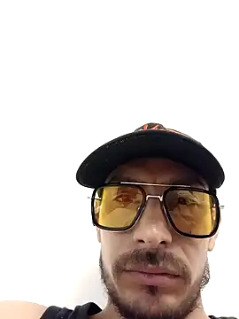 Snapshot of tony-camargo chatting on 01-13-25, 06:27 tony-camargo online show from 01-13-25, 06:27