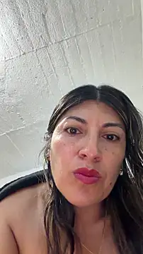 LunaBeya online show from 02-11-26, 12:49