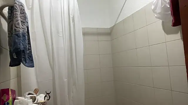 LunaBeya online show from 12-18-25, 10:41