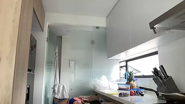 LunaBeya online show from 04-15-26, 07:58