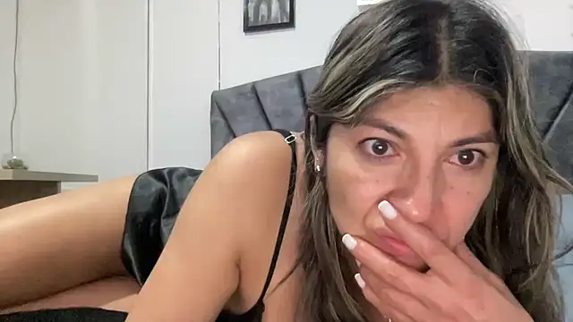 LunaBeya online show from 02-09-26, 12:14