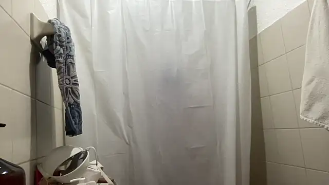 LunaBeya online show from 12-14-25, 12:33