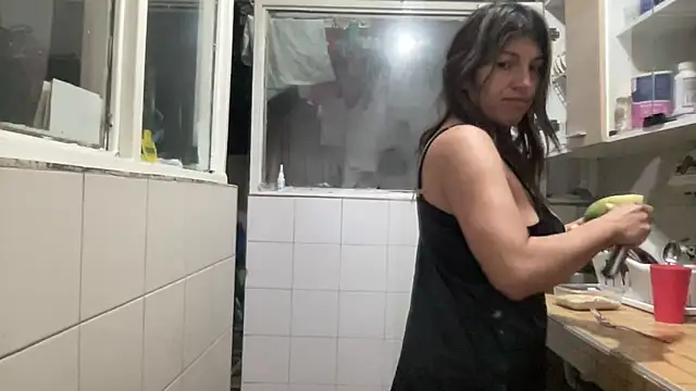 LunaBeya online show from 02-05-26, 12:34