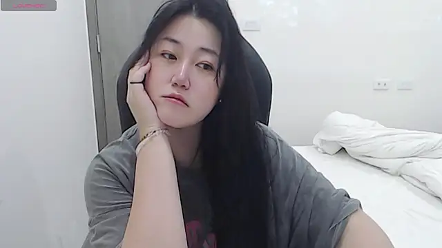 Snapshot of minnie9009 chatting on 02-28-25, 01:36 minnie9009 online show from 02-28-25, 01:36