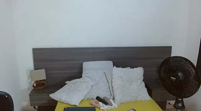 RAICHELLCOOPER1 online show from 02-26-25, 10:47