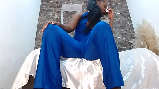 RAICHELLCOOPER1 online show from 09-19-25, 03:49