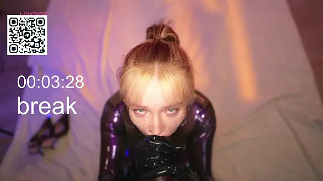 Snapshot of vse_sukki chatting on 02-01-26, 03:27 vse sukki online show from 02-01-26, 03:27