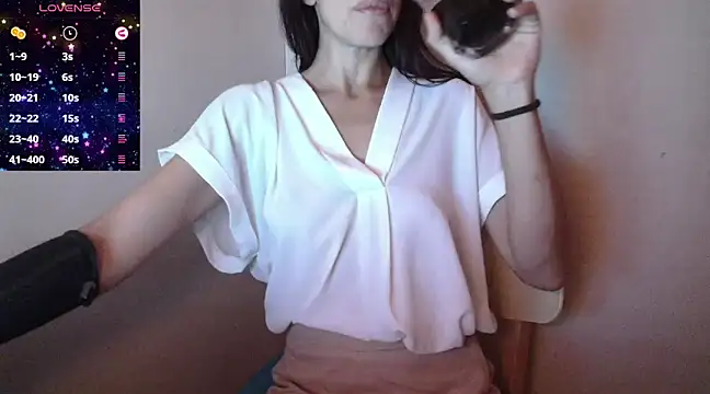 Snapshot of nambidash- chatting on 02-13-25, 12:35 nambidash- online show from 02-13-25, 12:35