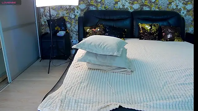 LiaStef online show from 11-16-25, 11:48