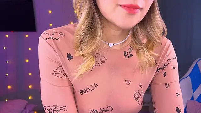 Mercedes Robinson online show from 10-15-25, 03:49