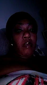 chocolatechipkukky85 online show from 02-05-25, 01:58