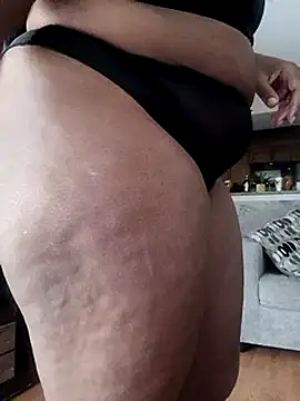 chocolatechipkukky85 online show from 01-18-25, 02:55