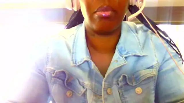 chocolatechipkukky85 online show from 04-15-26, 07:29